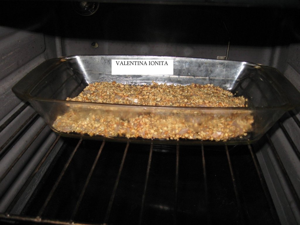 Piept de pui cu alune