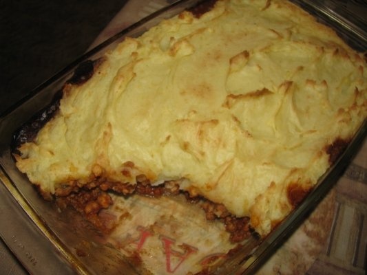 Placinta aromata cu carne, caise si cartofi