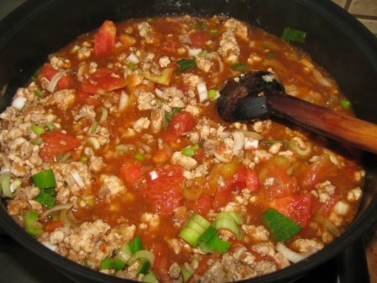 Placinta aromata cu carne, caise si cartofi