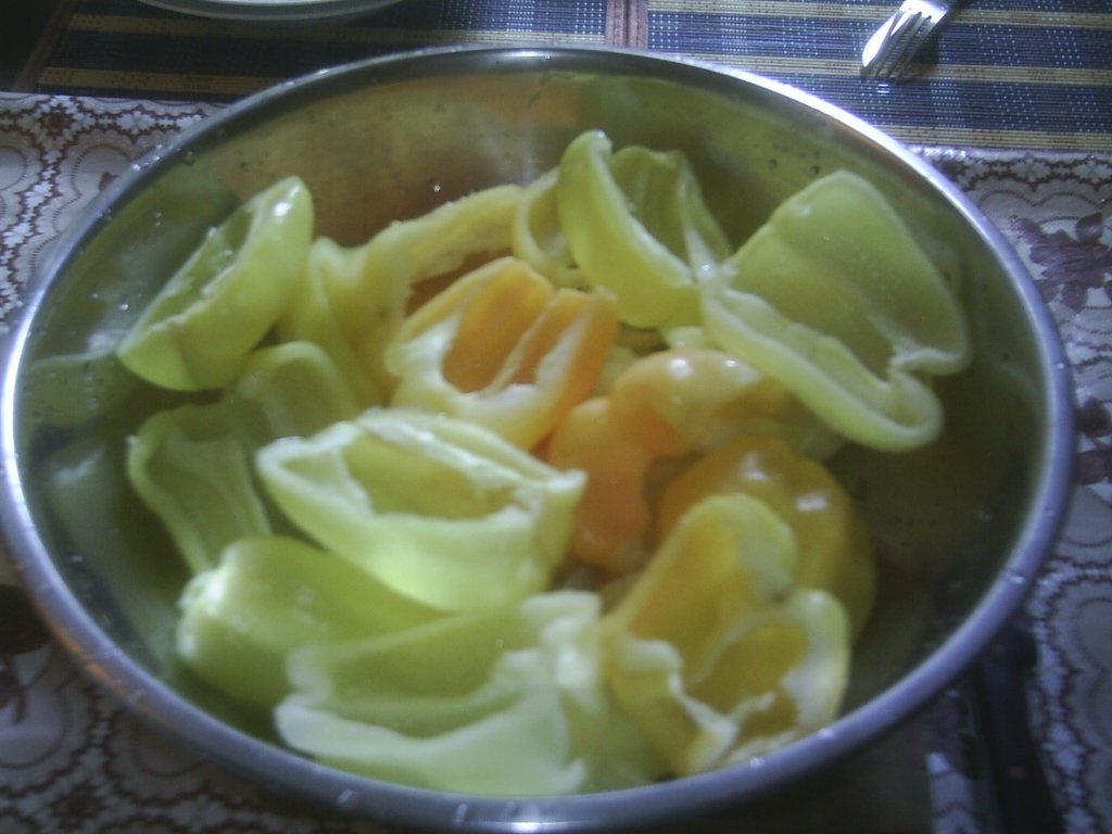 Din categoria legume crude congelate -ardei gras si ardei capia tocat