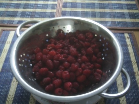 DIN CATEGORIA FRUCTE CRUDE CONGELATE - MURE,AFINE,ZMEURA