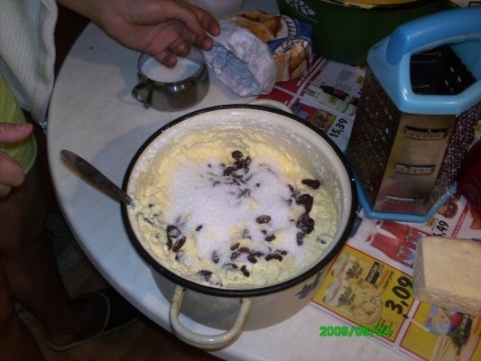 Prajitura cu iaurt si branza