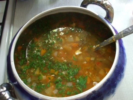 Ciorba de fasole cu jambon crud