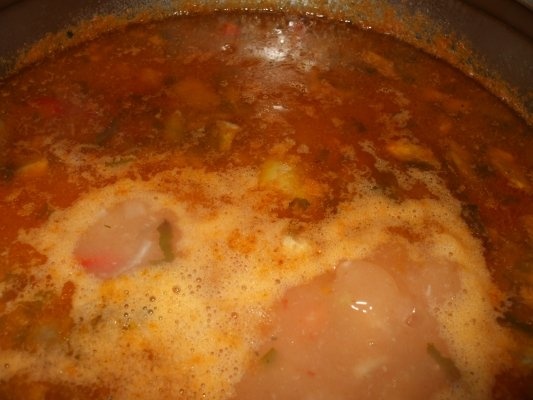 Ciorba de fasole cu jambon crud