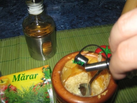 Sos de usturoi cu smantana