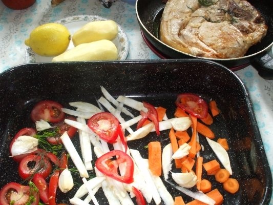 Jambon la tava cu cartofi