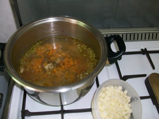 CIORBA DE CARTOFI,CU IAURT