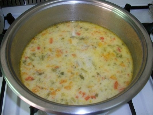CIORBA DE CARTOFI,CU IAURT