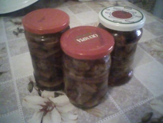 Dulceata de nuci verzi