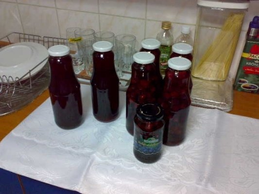 Visine  si sirop de visine, la borcan pentru iarna