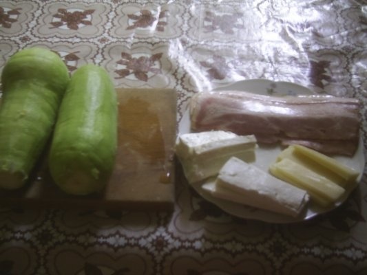 RULOURI DE DOVLECEI CU BACON