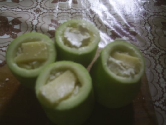 RULOURI DE DOVLECEI CU BACON