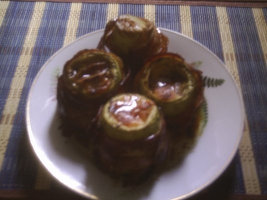 RULOURI DE DOVLECEI CU BACON