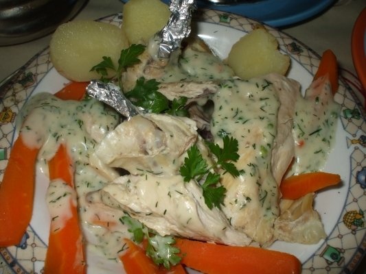 Pui rasol cu legume si sos de marar