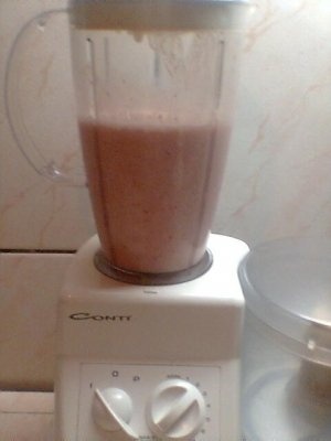 Spuma de capsuni cu kefir