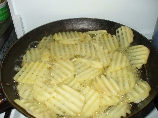 Cartofi prajiti cu cascaval