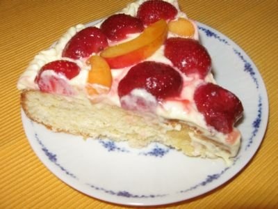 Tort cu capsuni si caise