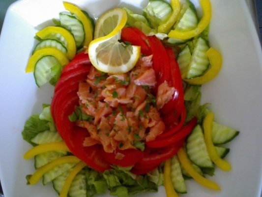Salata cu somon fumme