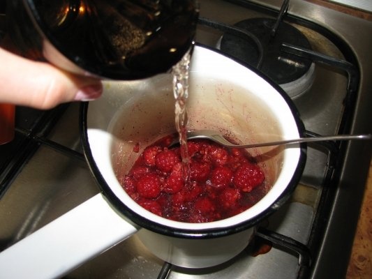 Crema de lamaie cu zmeura parfumata