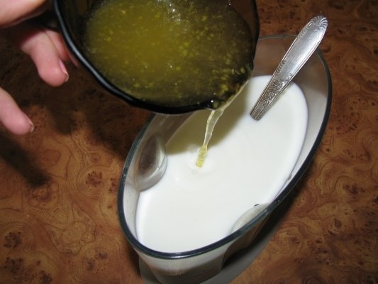 Crema de lamaie cu zmeura parfumata