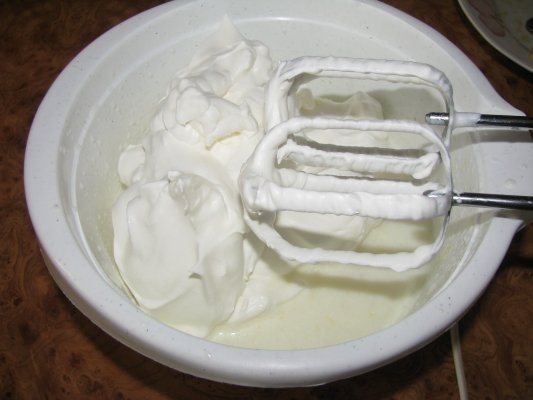 Crema de lamaie cu zmeura parfumata