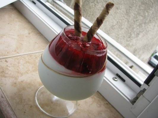 Crema de lamaie cu zmeura parfumata