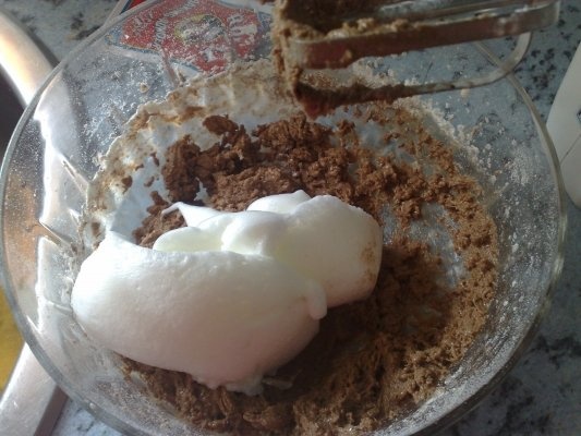 Tort cu mousse de ciocolata