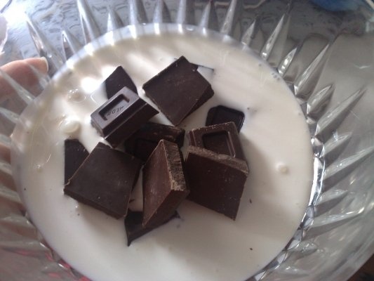 Tort cu mousse de ciocolata