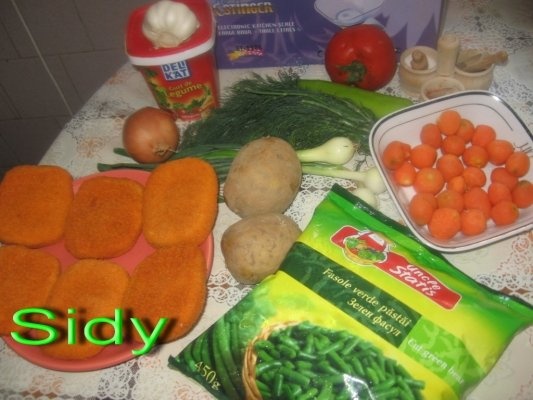 Chiftelute din carne de curcan umplute cu cascaval , cu sote de legume