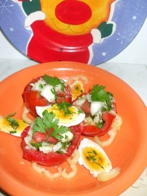 Salata in cosulete de rosii