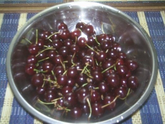 DIN CATEGORIA FRUCTE CONGELATE -CIRESE  SI VISINE