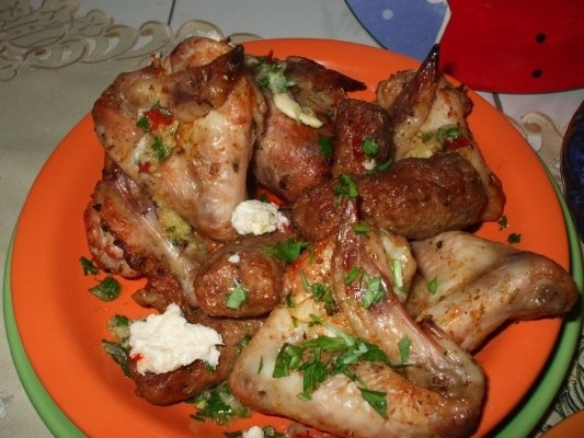 Gratar de aripioare si mititei de pui