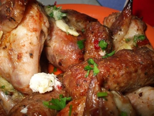 Gratar de aripioare si mititei de pui