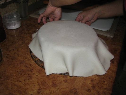 Tort cu 3 tipuri de ciocolata