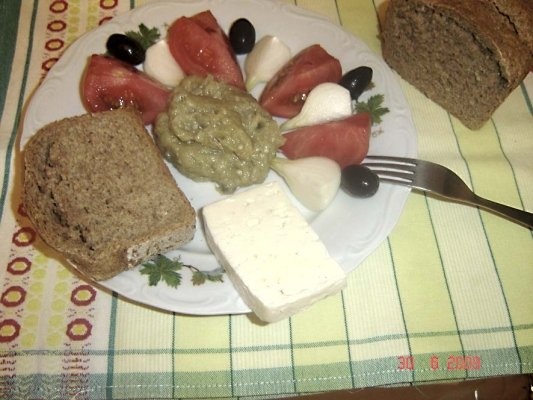 Paine de secara la o gustare de seara