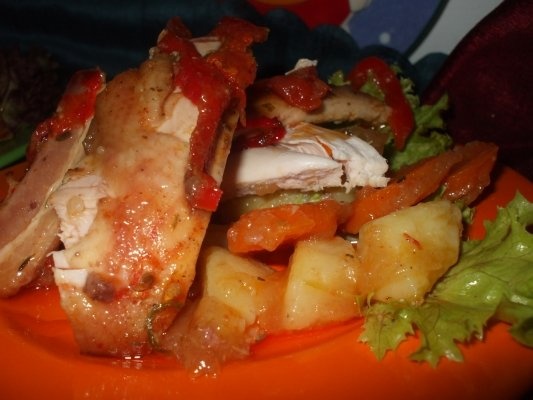 Pui cu cartofi la tava