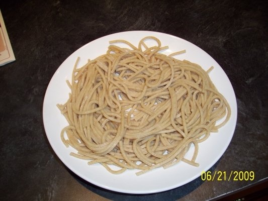 Spaghetti cu carne de pui