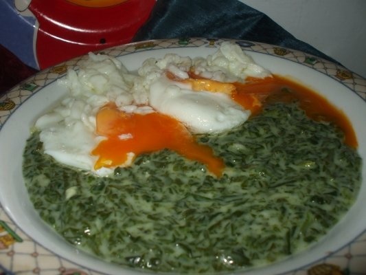 Spanac cu ochiuri