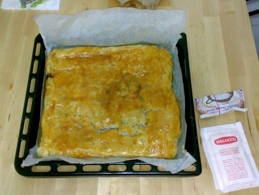 Placinta cu prune si visine.