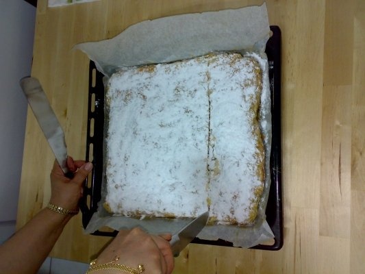 Placinta cu prune si visine.