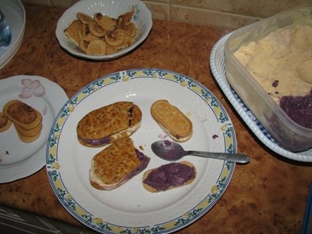 Biscuiti sandwich cu inghetata