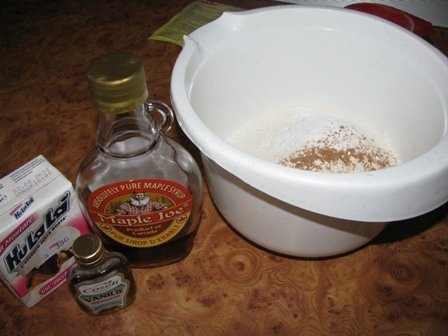 Caise aromate sub capac cu sos de caramel