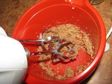 Caise aromate sub capac cu sos de caramel