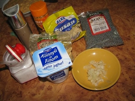 Pui umplut cu legume si fructe picante