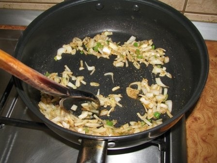 Pui umplut cu legume si fructe picante