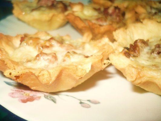 Mini tarte cu carne si ciuperci