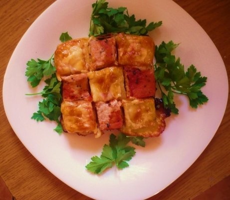 10 Aperitive festive (tabla de sah, tartine vesele, snitzele si salate)