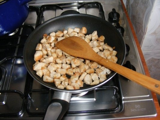 SUFLEU DE PASTE CU PIEPT DE PUI