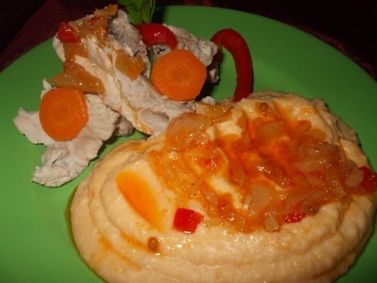 Fasole batuta cu rasol de porc