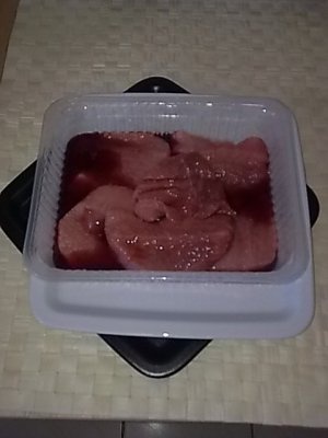 Muschi de vita cu ciuperci champignion si carnaciori de casa..